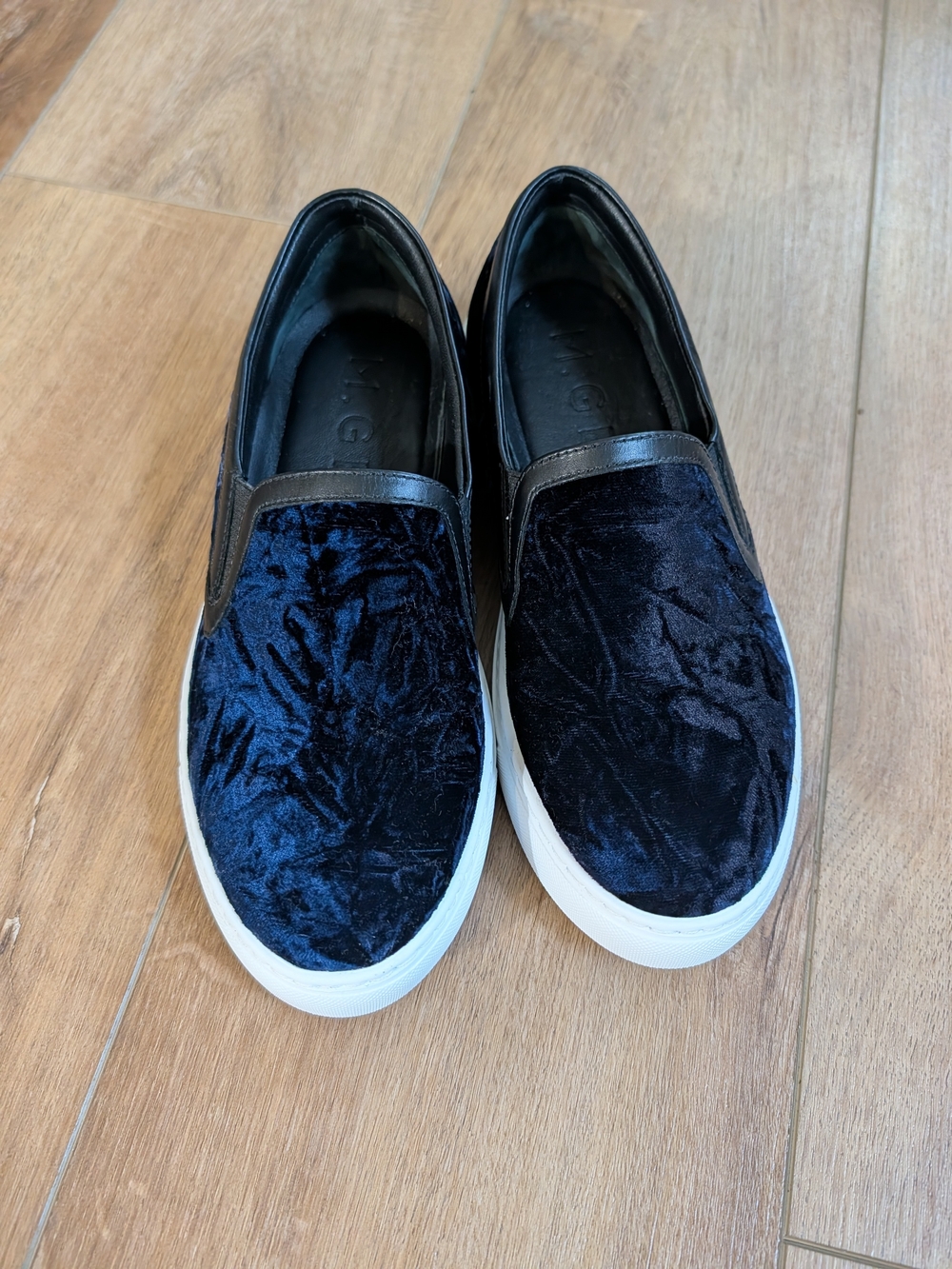 M. Gemi Women's Blue Suede Slip-On Sneakers White Sole Slip Resistant 6.5